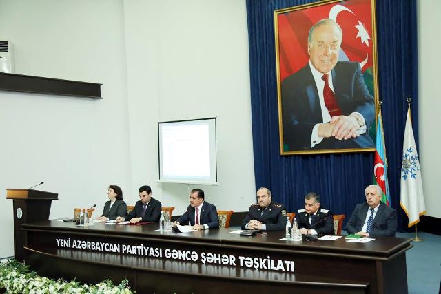Elmar Vəliyev vətəndaşları qəbul edib