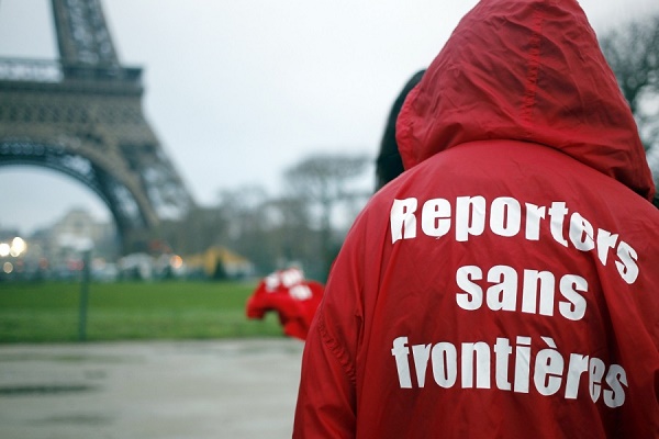 Au moins 67 journalistes tués en 2015, la France durement touchée