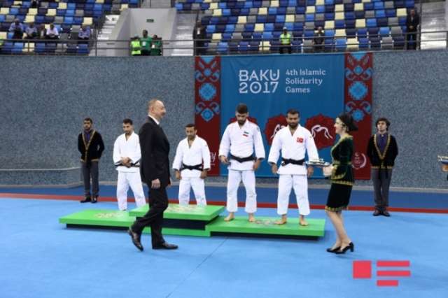 Azerbaijan’s president awards winners in judo at Baku 2017
