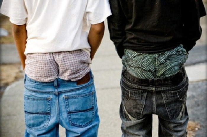 Une ville US pénalise le pantalon descendu