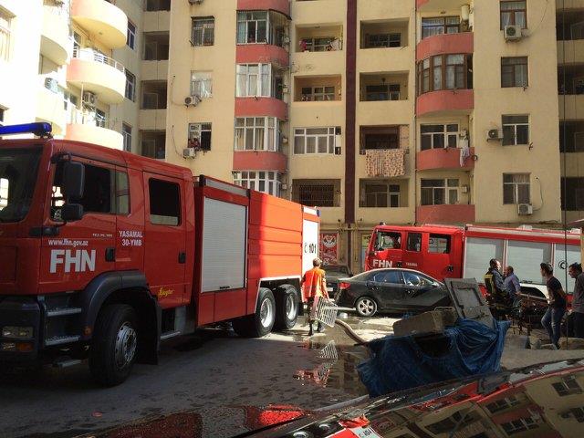 Bakıda güclü yanğın: 15 nəfər təxliyə olunub