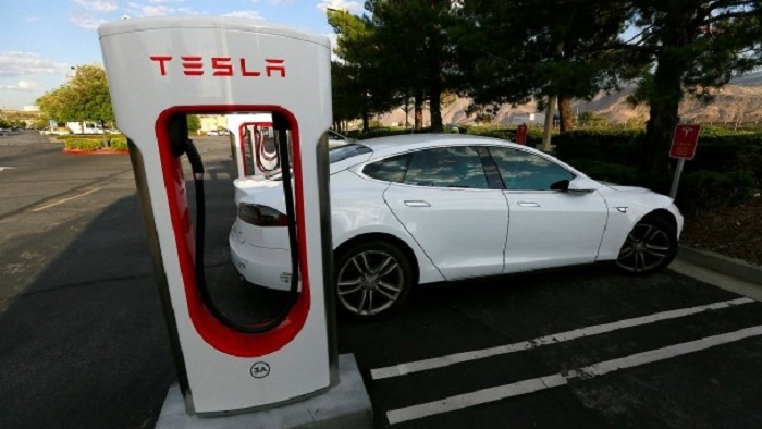 Teslas Spitzenmodelle bekommen größere Batterien
