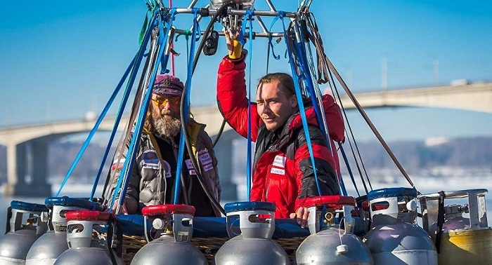 Un Russe bat le record du tour du monde en montgolfière