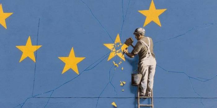 Douvres : Banksy consacre une fresque au Brexit