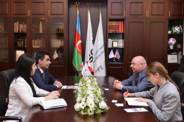 Polish ambassador visits Baku Higher Oil School
