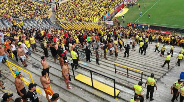 Ecuador: 40 heridos en un altercado durante un partido de fútbol