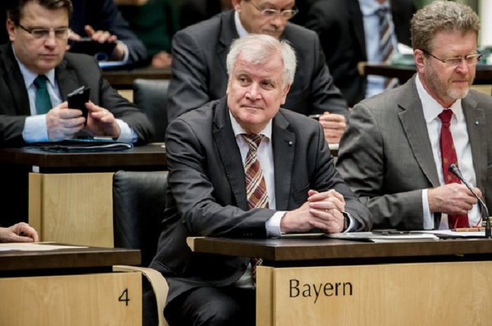 Bayern schickt Hunderte Flüchtlinge nach Österreich zurück