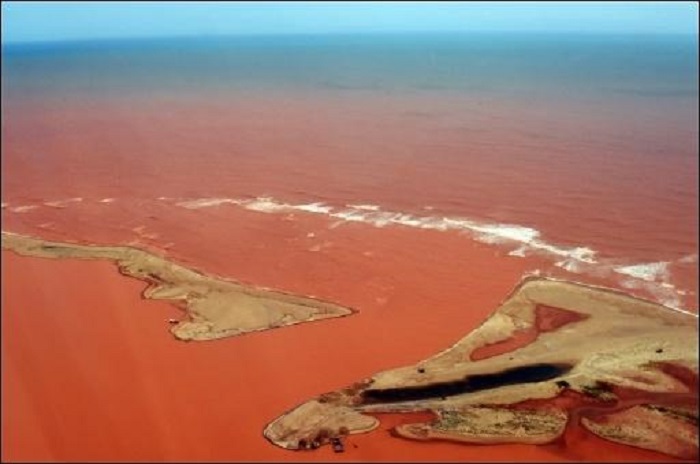 Australischer Bergbaukonzern verspricht nach Schlammlawine Hilfe