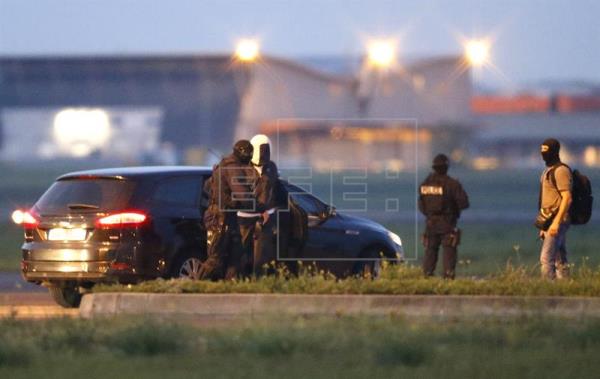 Cuatro detenidos en Francia sospechosos de preparar un atentado suicida