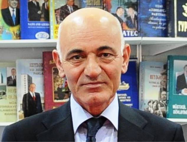 Nazir ona yazılan şeiri bəyənmədi, töhmət verdi
