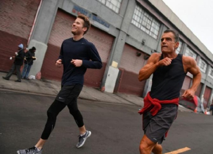 Des sans-abri de Los Angeles courent pour un nouveau départ