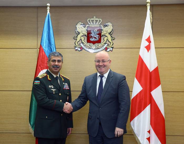 Abordada la colaboración militar con Georgia