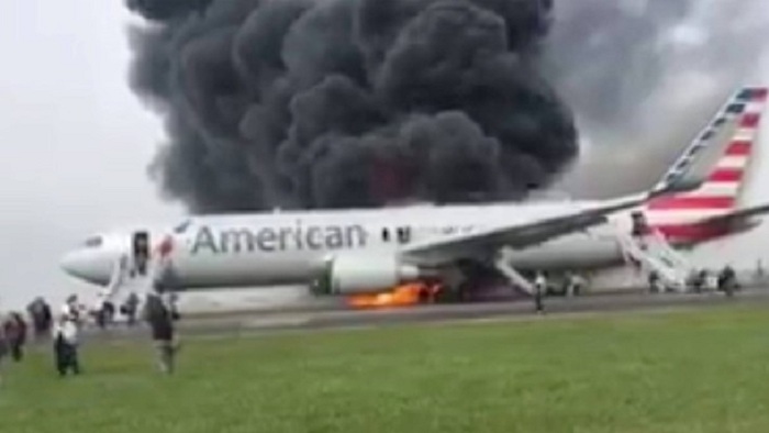 Passagierjet fängt beim Start Feuer -20 Verletzte