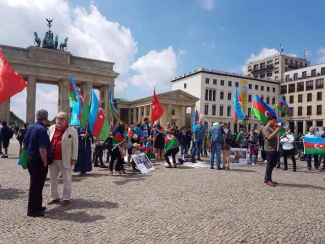 Azerbaijanis hold protest rally in Berlin 
