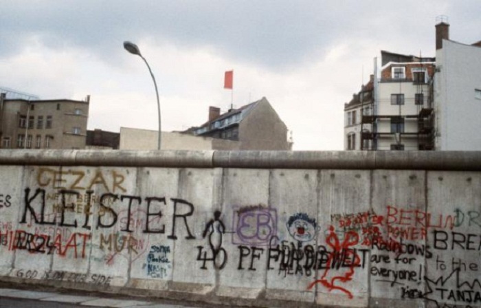 L`Allemagne remercie David Bowie pour «avoir aidé à faire tomber le Mur» de Berlin