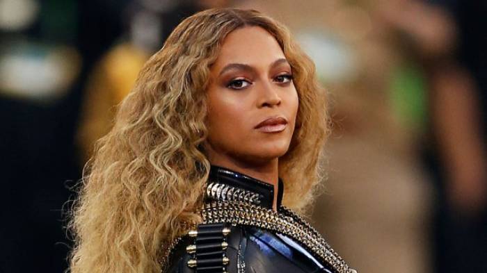 Née à Houston, Beyoncé promet d'aider les victimes de Harvey