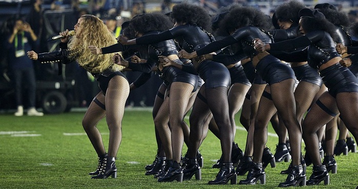 Beyonce gets political at Super Bowl, pays tribute to `Black Lives Matter`