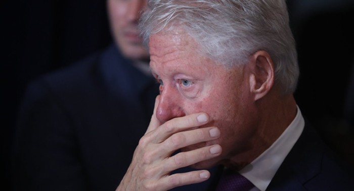 El accidente nuclear que pudo haber acabado con la carrera de Bill Clinton 