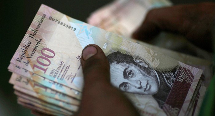 Nuevos billetes venezolanos llegan a Caracas provenientes de Estocolmo