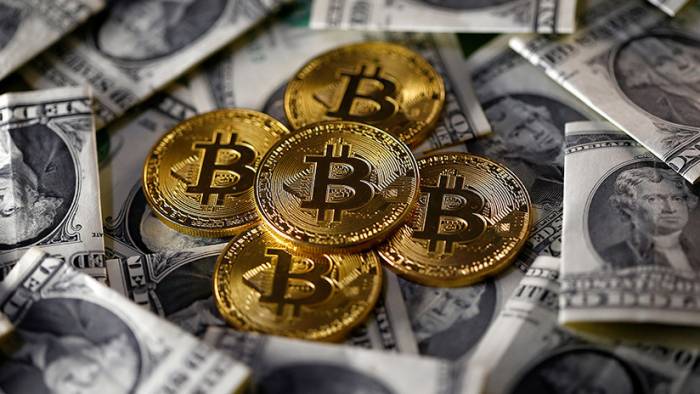 El bitcóin cae más de un 5 % y alcanza su valor más bajo en 13 meses