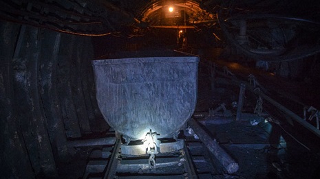 At least 1 dead, 5 injured in E. Ukraine mine blast - local authorities
