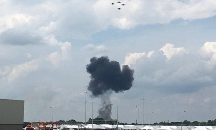 Two jets from elite US military squadrons crash, one pilot dead