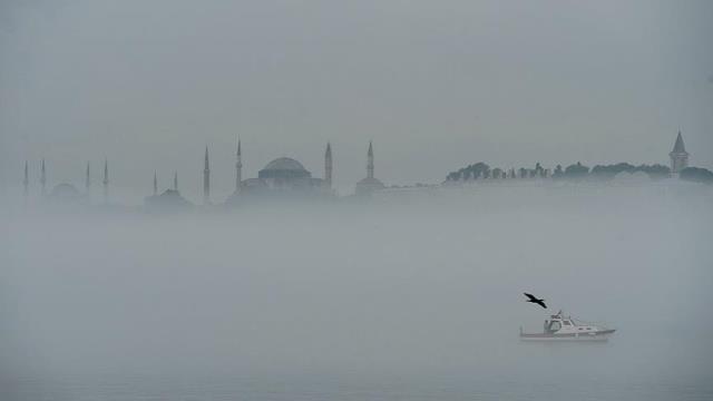 İstanbul boğazında gəmilərin keçidi dayandırıldı