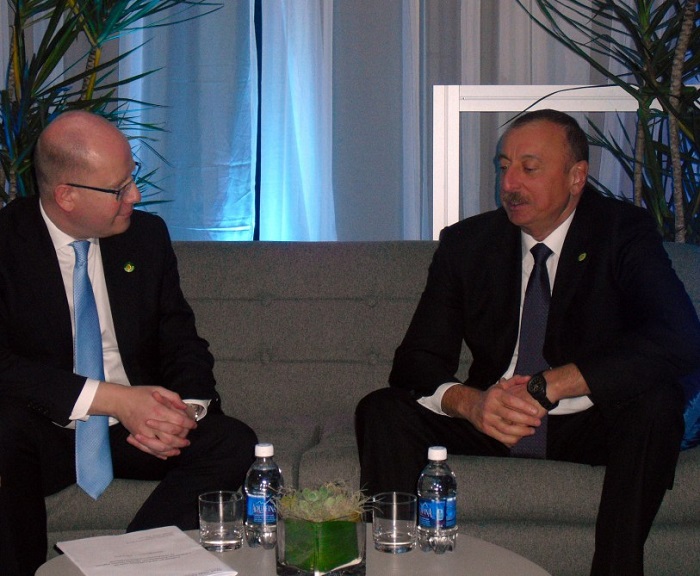 Ilham Aliyev trifft sich mit Tschechiens Premierminister Bohuslav Sobotka