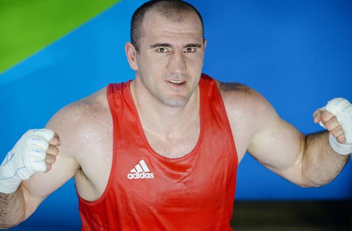 El boxeador de Azerbaiyán hizo su paso a la semifinal de la Copa del Mundo