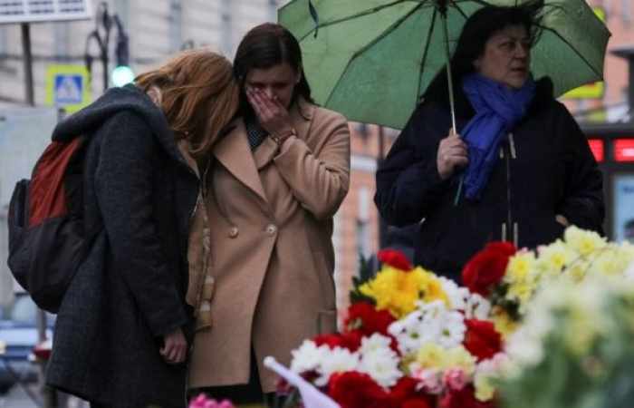 St Petersburg metro attack: 'Bomb' found in city raid