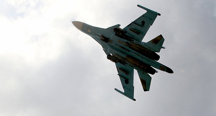 Fuerzas Aéreas de Siria bombardean las posiciones de grupos armados al noreste de Damasco