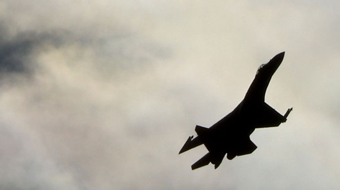 Syrie: des avions bombardent six villes