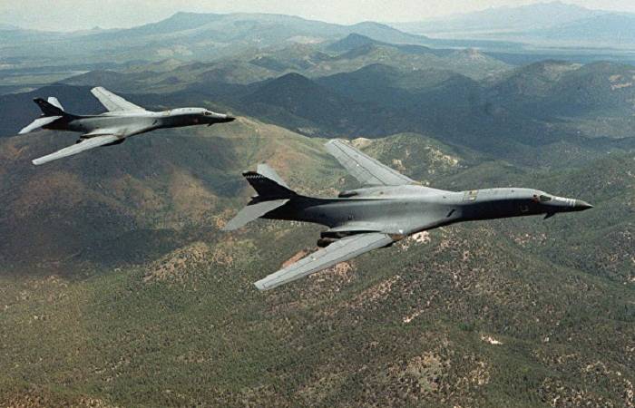 "Maniobras indignantes": bombarderos de EEUU sobrevuelan la península de Corea