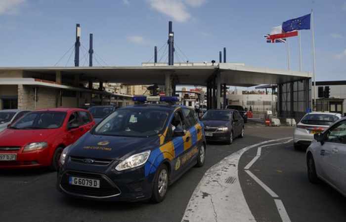 Spain accused of causing Gibraltar traffic jams amid Brexit tensions