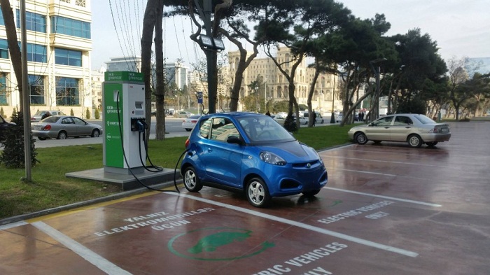 Encore une borne de recharge publique installée à Bakou