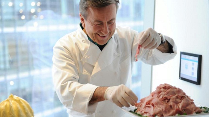 Etats-Unis : un restaurant du chef Daniel Boulud condamné à 1,3 million de dollars