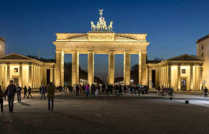 Keine Russland-Farben am Brandenburger Tor Begründung des Senats ist fadenscheinig