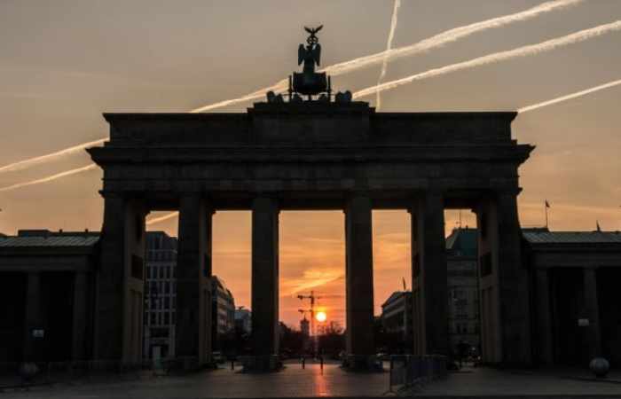 Nachdenklicher Brief eines Abgeordneten zur Beleuchtung des Brandenburger Tors