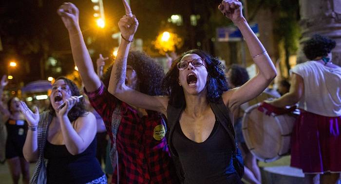 Miles de mujeres marchan en Brasil contra la prohibición del aborto en todos los casos
