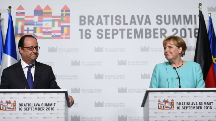 Los Veintisiete cierran la cumbre de Bratislava con tímidos avances en seguridad y defensa