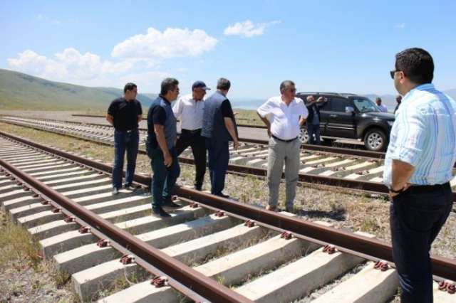 Azerbaijani ambassador familiarized with works on BTK in Georgia