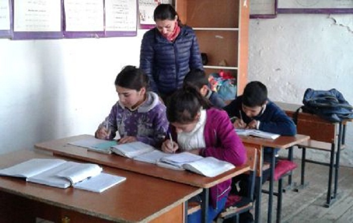 Şamaxıda bu məktəb mal təzəyi ilə qızınır? 