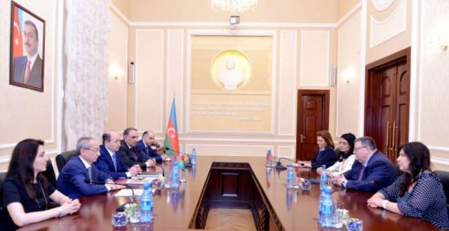 Azerbaijan, Bulgaria discuss cooperation
