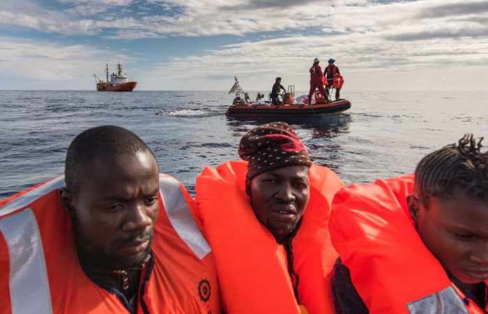 Bundesentwicklungsminister: 2017 bis zu 400.000 Flüchtlinge aus Afrika in Italien erwartet