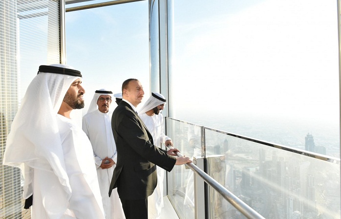 Le président Ilham Aliyev visite Burj Khalifa à Doubaï