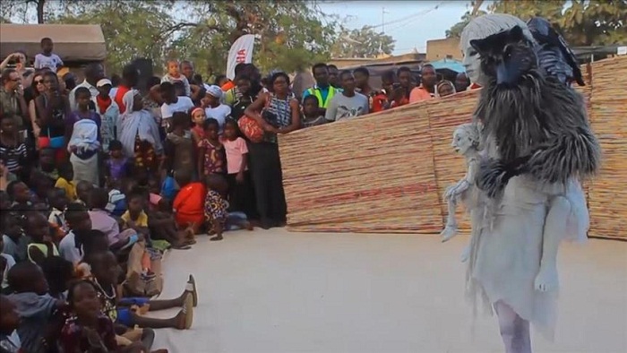 Burkina: La magie des spectacles de rue enchante les quartiers populaires