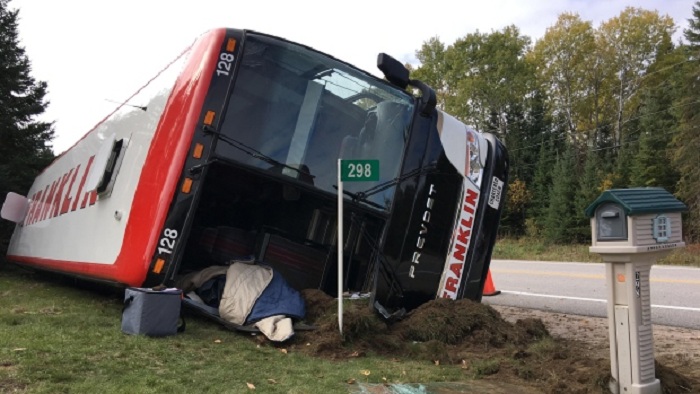 Turistləri daşıyan avtobus qəzaya düşdü: 26 yaralı 