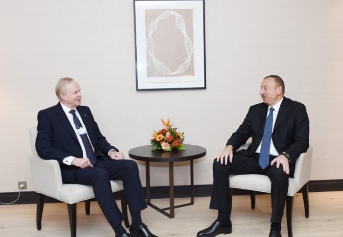 President Ilham Aliyev meets with BP CEO in Davos