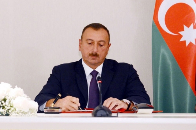 Prezident Nazarbayevi təbrik edib