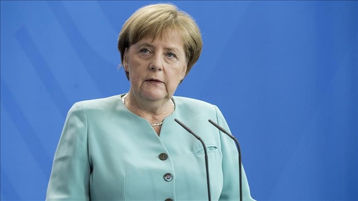 Merkel calls for historical commission into 1915 events